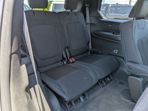 Used 2025 Jeep Grand Cherokee L Laredo w/ Luxury Tech Group I AWD/4WD image 33