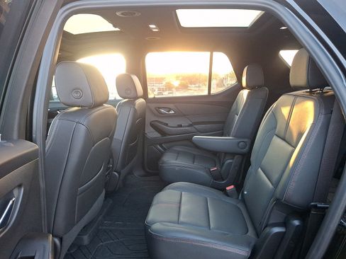 Used 2023 Chevrolet Traverse RS w/ LPO, Floor Liner Package AWD/4WD image 10