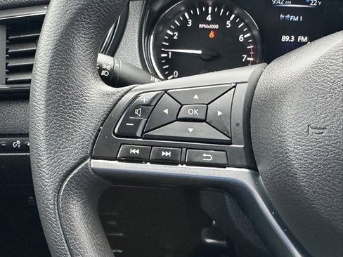 Used 2017 Nissan Rogue S image 38