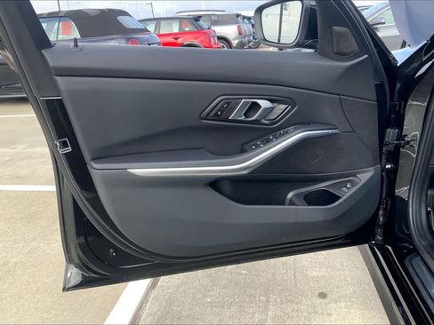 Certified 2025 BMW 330i Sedan image 25