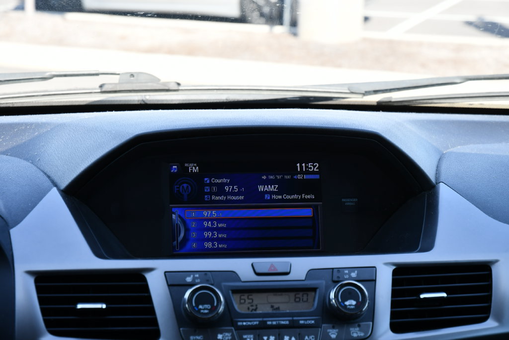 Used 2016 Honda Odyssey Touring Elite image 29