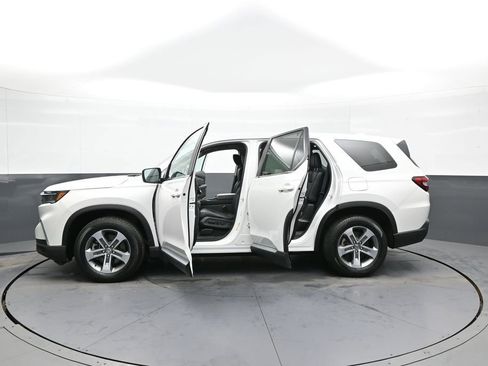 Used 2023 Honda Pilot EX-L image 44