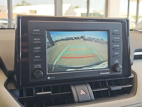 Used 2021 Toyota RAV4 XLE w/ Convenience Package FWD image 13