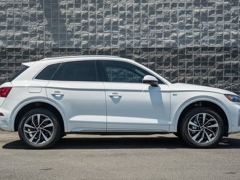 Used 2023 Audi Q5 2.0T Premium Plus w/ Premium Plus Package AWD/4WD image 4