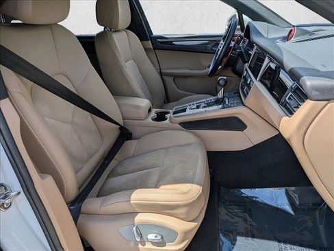 Used 2019 Porsche Macan AWD/4WD image 24