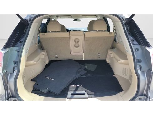 Used 2016 Nissan Rogue SV w/ SV Premium Package FWD image 9
