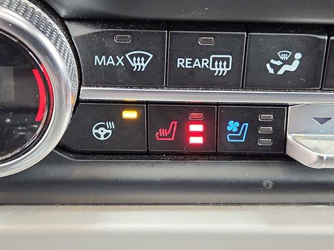 Used 2023 Ford Expedition Limited image 40