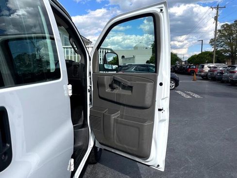 Used 2020 Chevrolet Express 3500 w/ Driver Convenience Package image 24