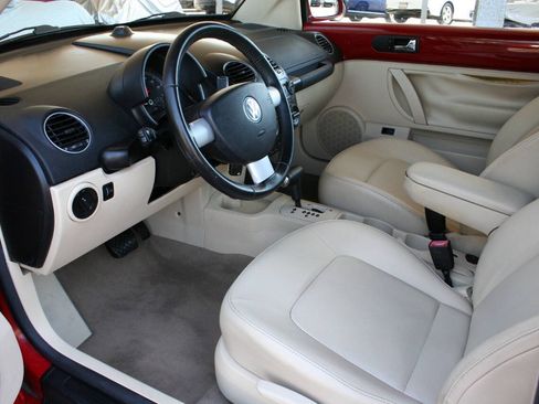 Used 2008 Volkswagen Beetle SE FWD image 13