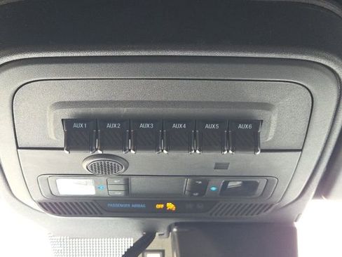 Used 2023 Ford Bronco Everglades image 24