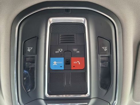 Used 2023 Jeep Grand Cherokee L Laredo image 19