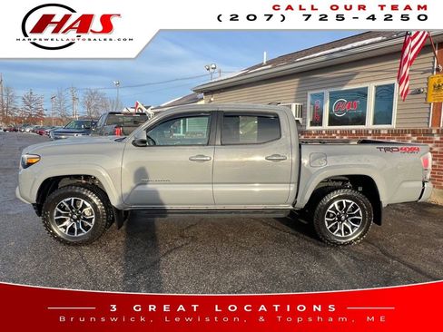 Used 2020 Toyota Tacoma TRD Sport w/ Technology Package image 3