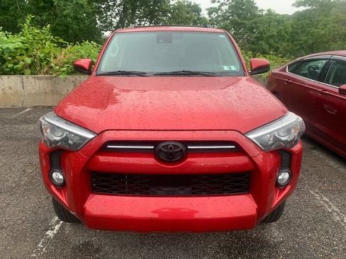Used 2020 Toyota 4Runner SR5 AWD/4WD image 3