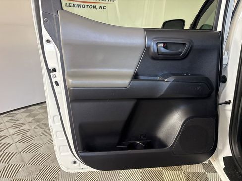 Used 2020 Toyota Tacoma SR image 22