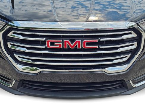 Used 2024 GMC Terrain SLT AWD/4WD image 3