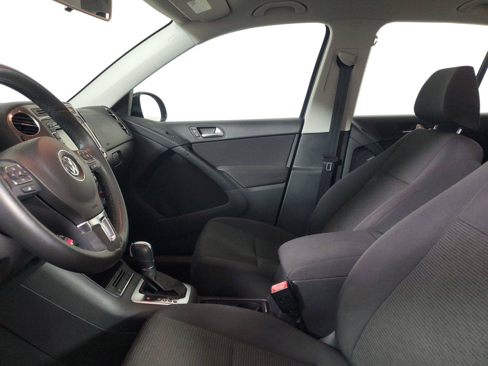 Used 2015 Volkswagen Tiguan S FWD image 21