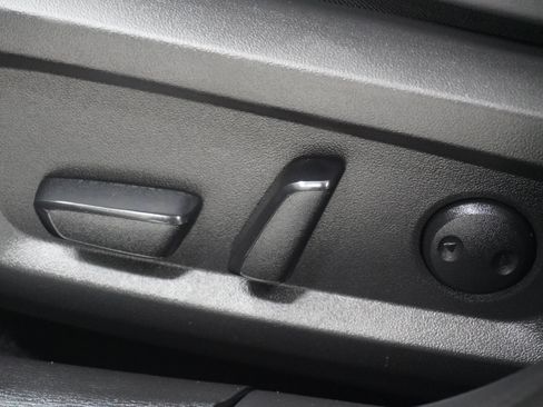 Used 2025 Mitsubishi Outlander SE FWD image 16