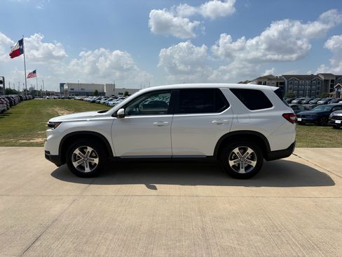 Certified 2025 Honda Pilot EX-L image 5