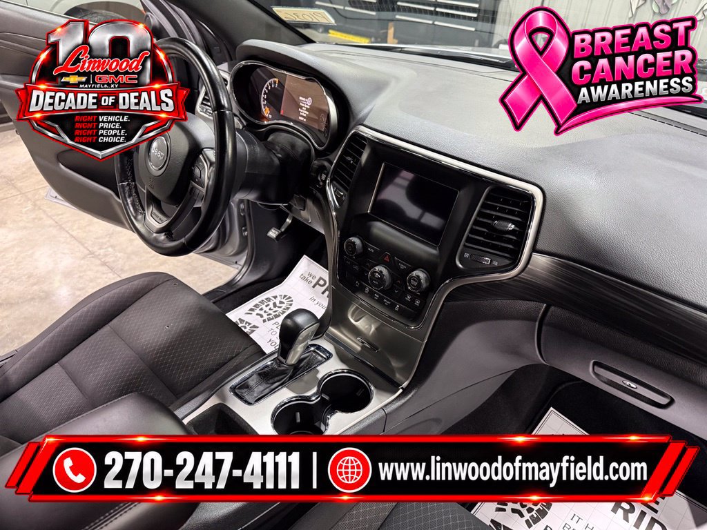 Used 2021 Jeep Grand Cherokee Laredo AWD/4WD image 28
