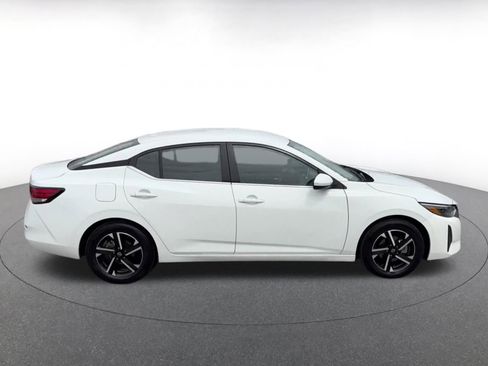 Used 2025 Nissan Sentra SV image 16