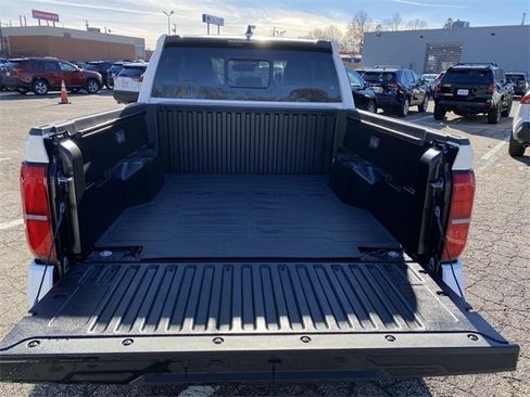 New 2025 Toyota Tacoma SR5 image 5