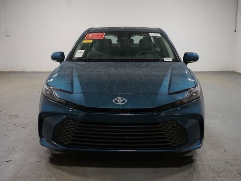 Used 2025 Toyota Camry LE FWD image 2