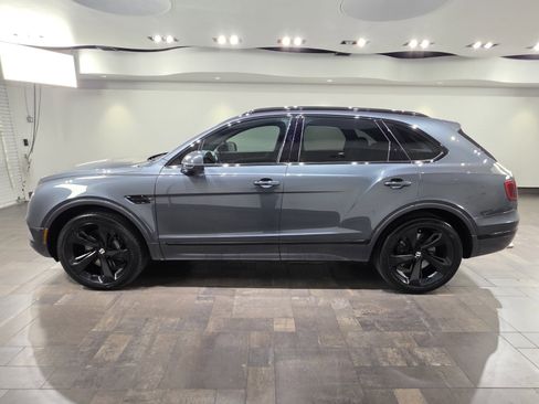 Used 2019 Bentley Bentayga image 3