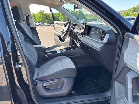 Used 2025 Volkswagen Tiguan S FWD image 24