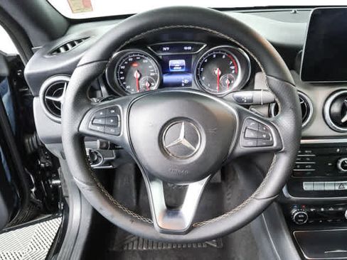 Used 2018 Mercedes-Benz CLA 250 4MATIC image 7