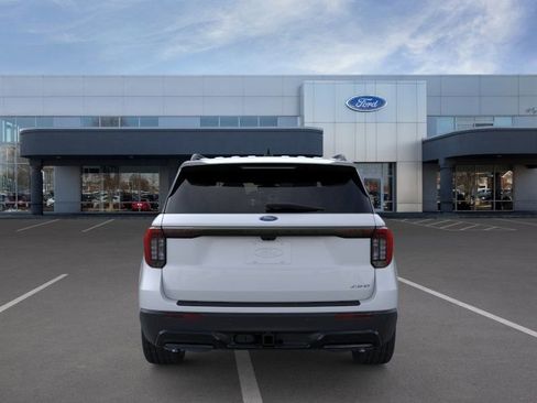 New 2026 Ford Explorer ST-Line w/ ST-Line Street Pack AWD/4WD image 5