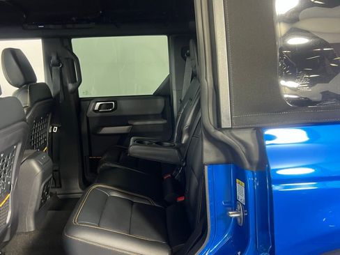 Used 2023 Ford Bronco Badlands image 33