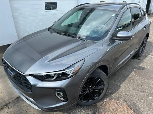Used 2023 Ford Escape ST-Line Elite w/ Premium Technology Package AWD/4WD image 1