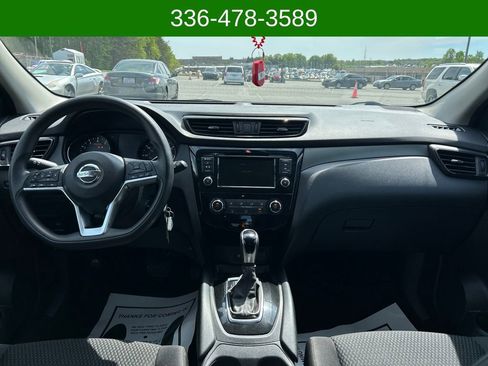 Used 2019 Nissan Rogue Sport S image 12