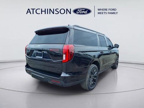 Used 2025 Ford Expedition Max Platinum w/ Stealth Appearance Package AWD/4WD image 4
