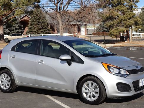 Used 2012 Kia Rio LX image 2