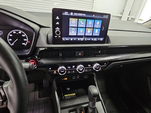 Used 2024 Honda CR-V EX-L image 13