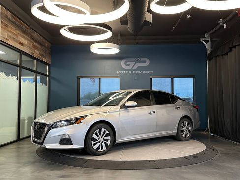 Used 2022 Nissan Altima 2.5 S FWD image 7