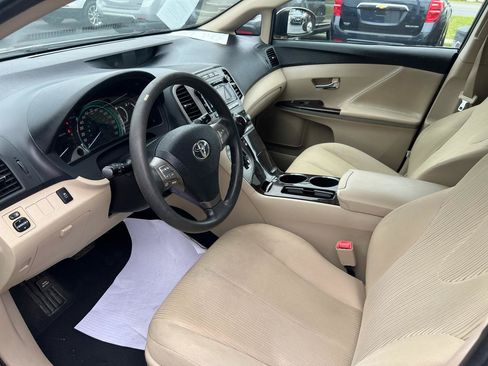 Used 2011 Toyota Venza AWD image 17
