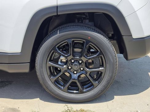 New 2026 Jeep Compass Latitude AWD/4WD image 8
