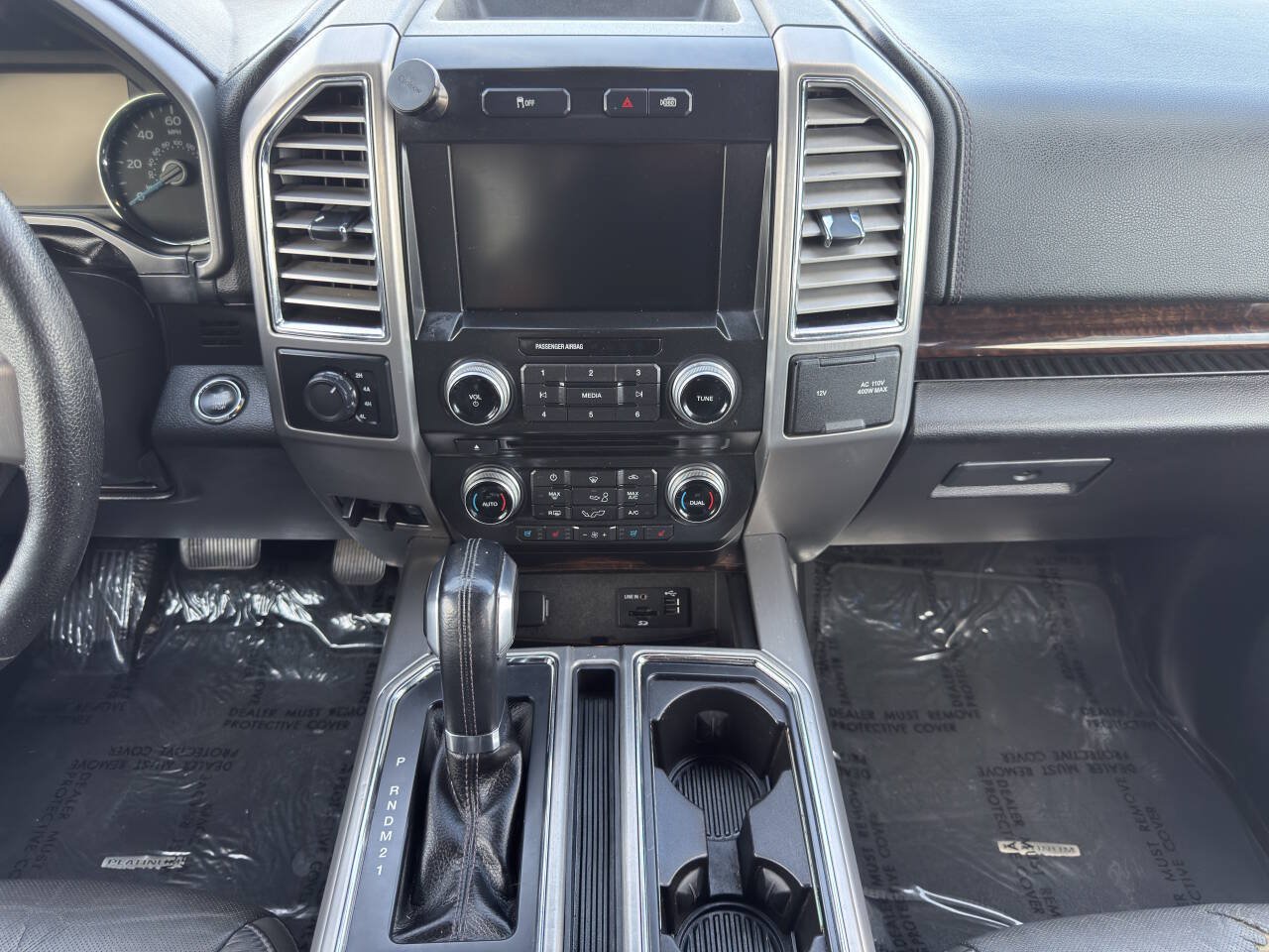 Used 2015 Ford F150 Platinum w/ Equipment Group 701A Luxury AWD/4WD image 16