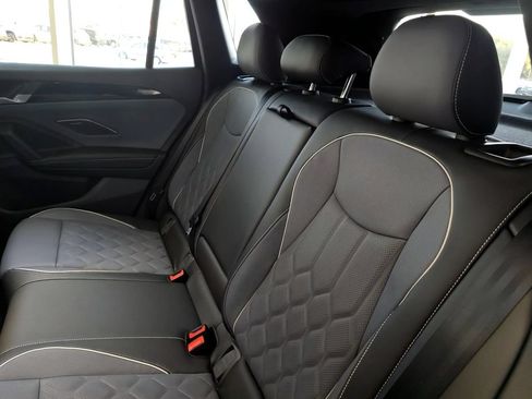New 2026 Volkswagen Tiguan SEL R-Line AWD/4WD image 28