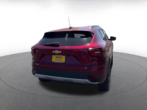 Used 2025 Chevrolet Trax LT w/ LT Convenience Package image 15