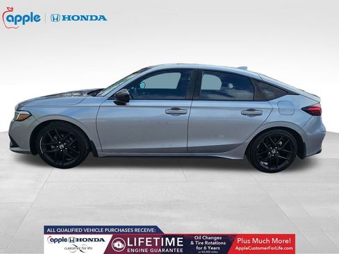 Used 2023 Honda Civic Sport image 9