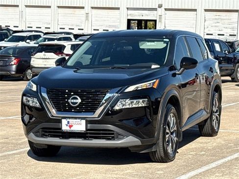 Used 2023 Nissan Rogue SV image 4