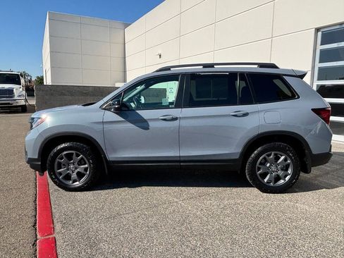 Used 2025 Honda Passport TrailSport image 8