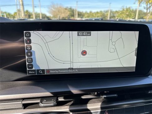 Used 2023 Kia Telluride LX image 19