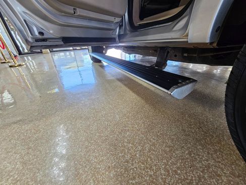 Used 2014 Lincoln Navigator 4WD image 24