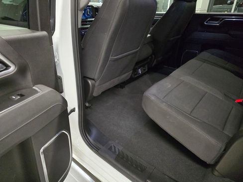 Used 2025 Chevrolet Silverado 2500 LT w/ Convenience Package image 35