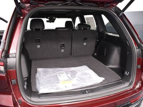 New 2025 Jeep Grand Cherokee Limited w/ Black Appearance Package image 38