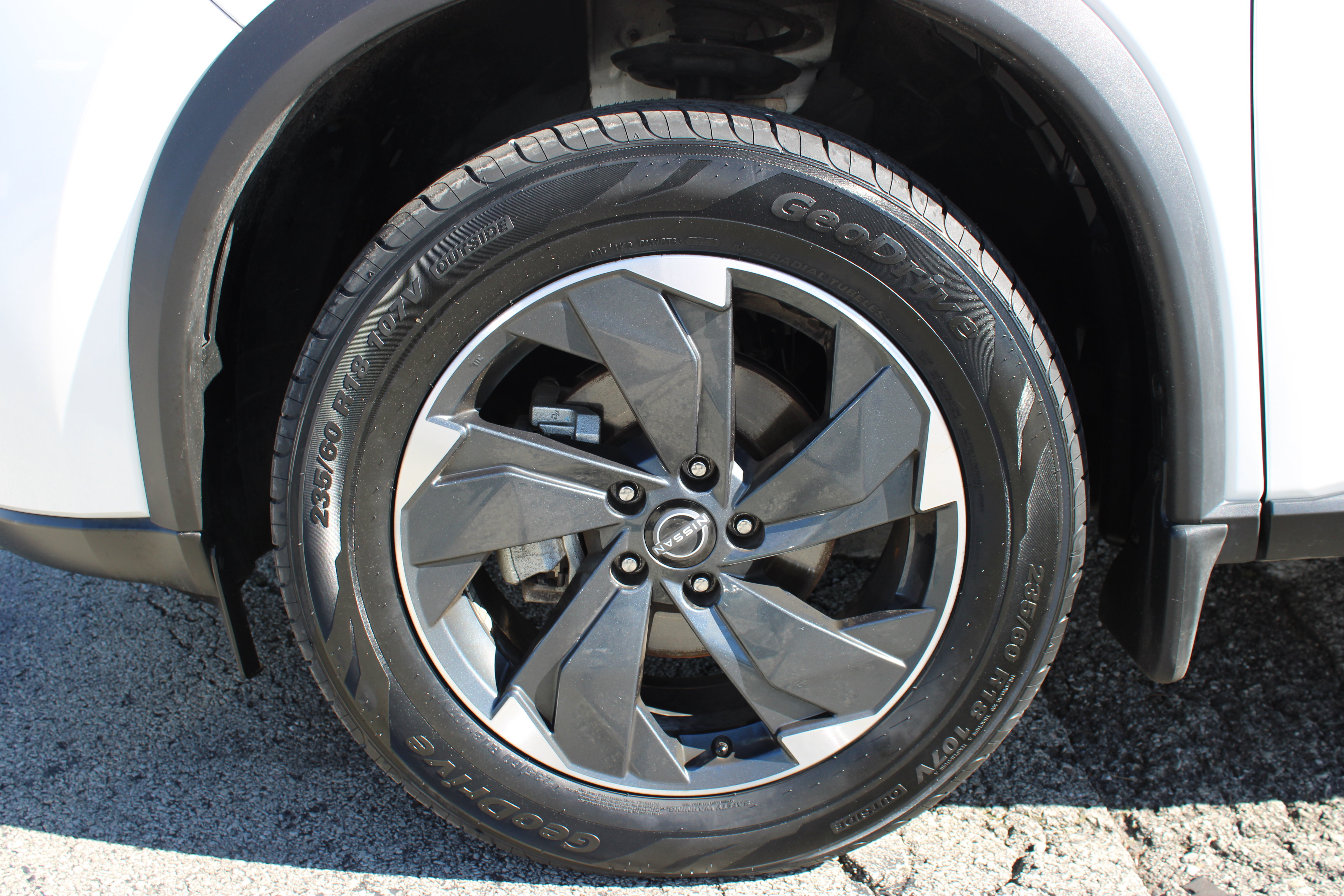 Certified 2025 Nissan Rogue SV AWD/4WD image 30